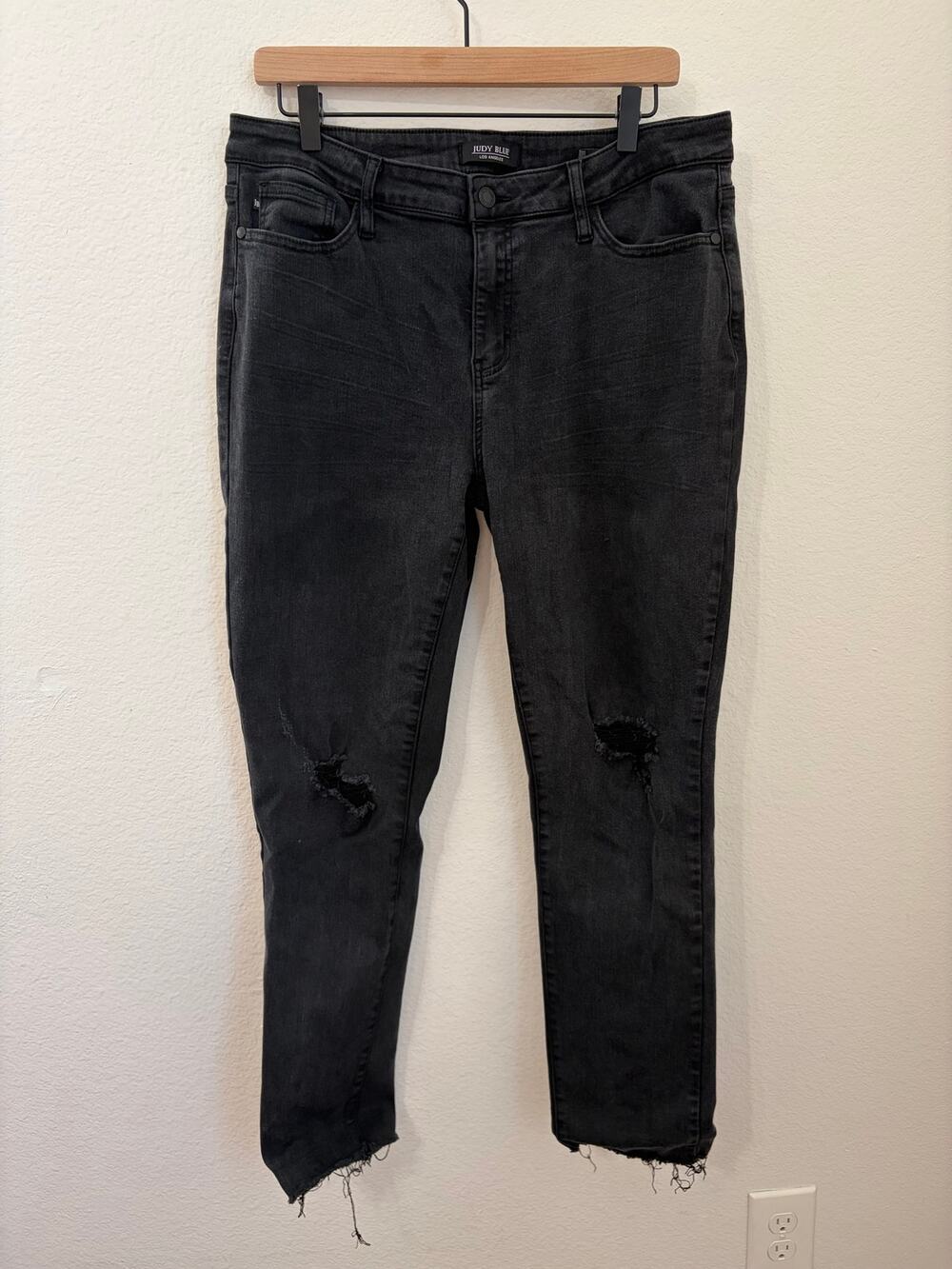 Judy Blue Size 31 Black Jeans Slim Fit Distressed Denim Grunge Casual Pants